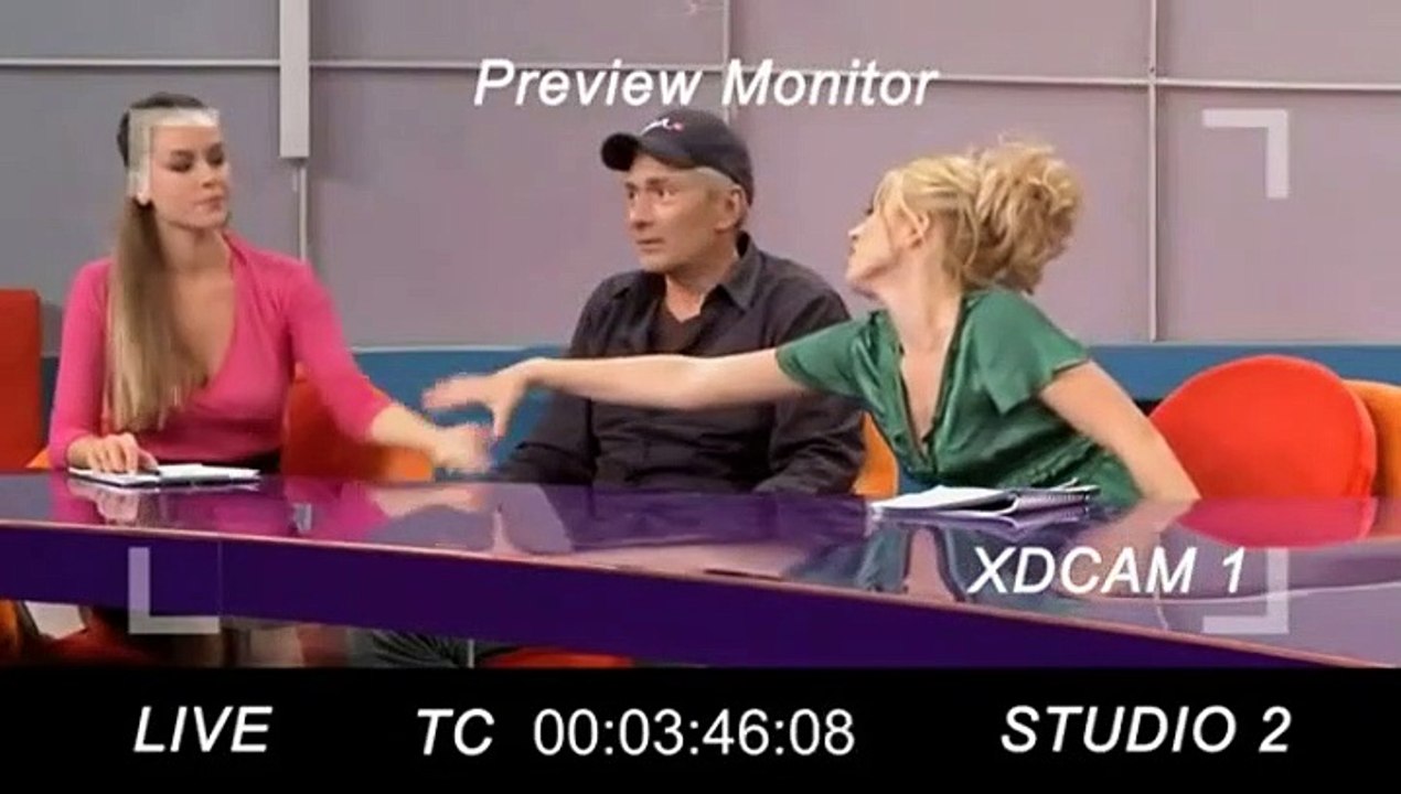 SHOW BITCH - 2010 - DVDRip - 720x404