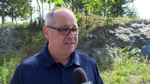 ED 6 sep TOPO statue