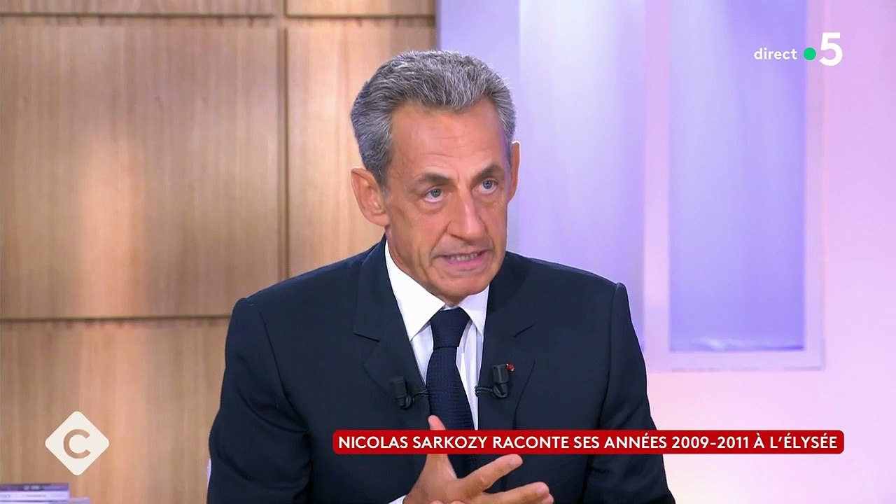 “J’ai toujours pensé à la mort” : Nicolas Sarkozy fait d’étonnantes confidences sur le plateau de C à vous