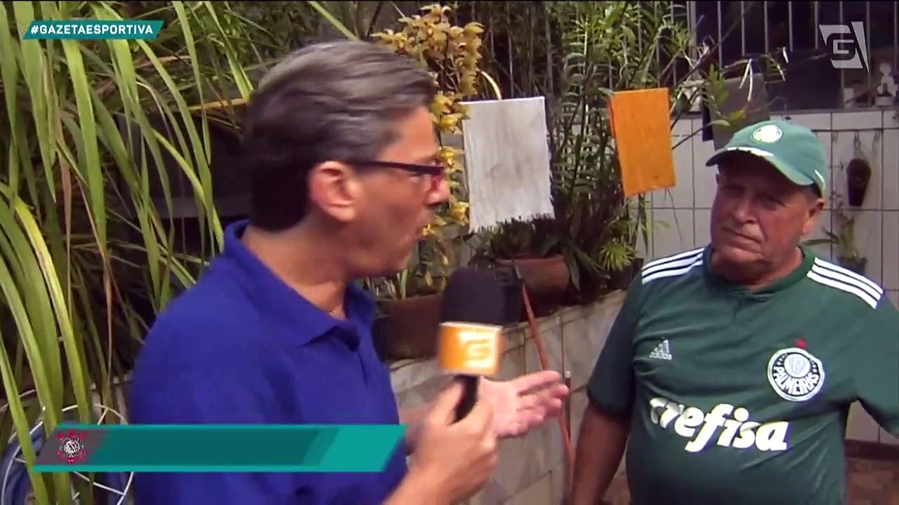 Torcedor do Corinthians mostra incrível coleção de camisas do Timão; assista!