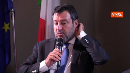Salvini su Gentiloni: "Sembra che il Commissario europeo italiano giochi per un'altra nazionale"
