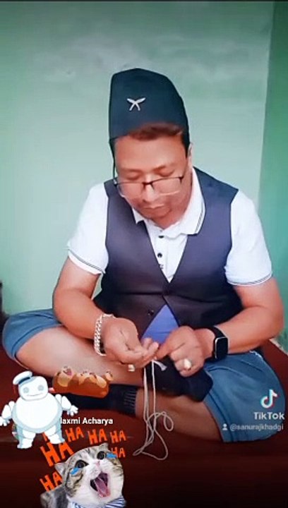 Learn how to kneet your socks funny videos