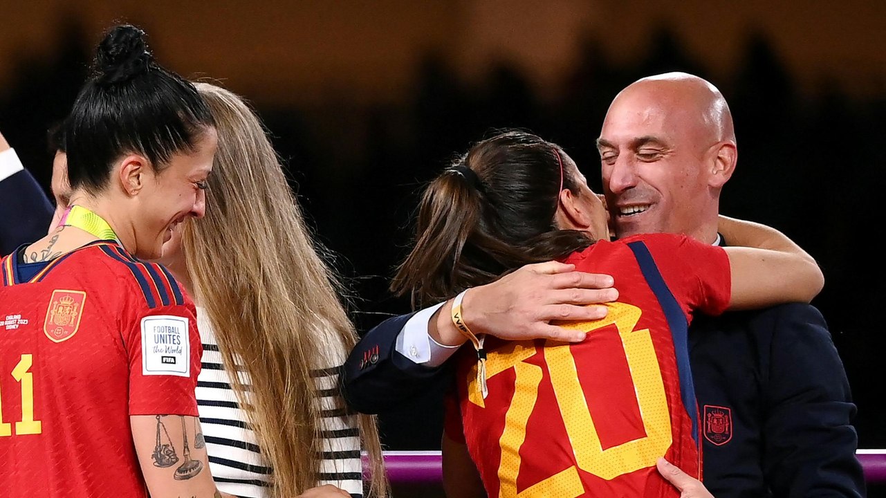 Hermoso erstattet Strafanzeige gegen Rubiales wegen sexueller Nötigung