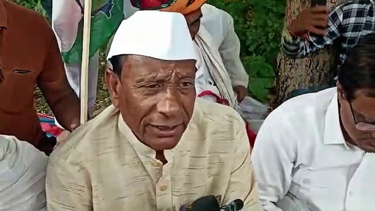 जन आर्शीवाद रथ पर पथराव करने के मामले में 19 गिरफ्तार, कांग्रेस ने दिया धरना
