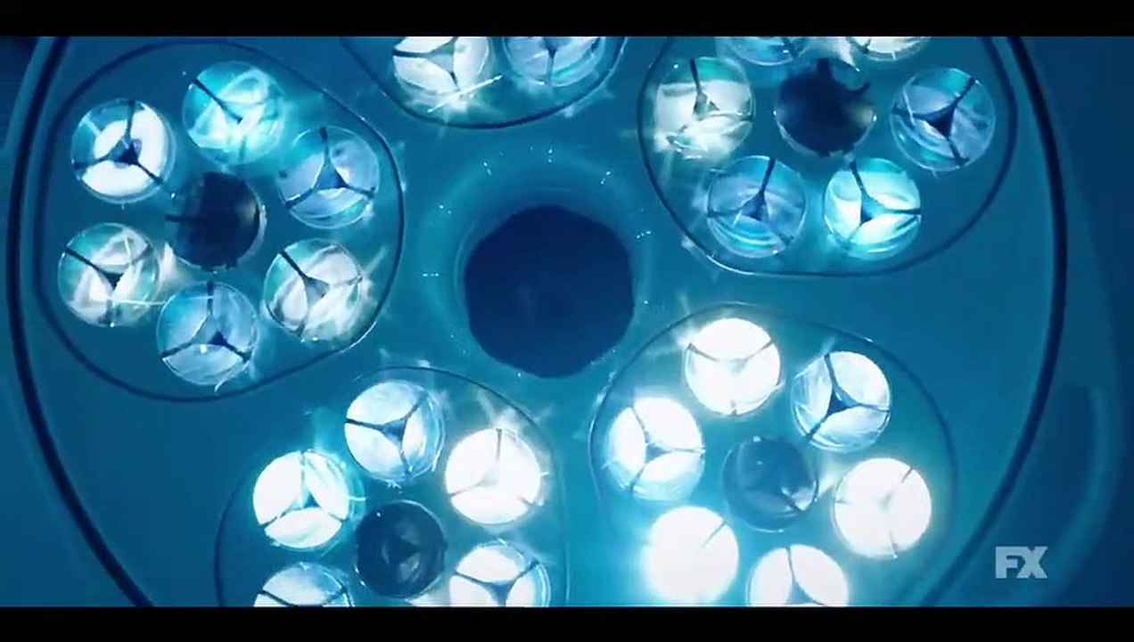 American Horror Story: Delicate - la bande-annonce avec Kim Kardashian, Cara Delevingne et Emma Roberts, (VO)