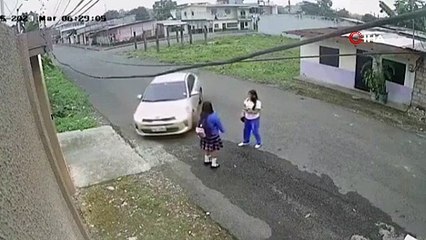 Çocuğu kaşla göz arasında kaçırdılar!