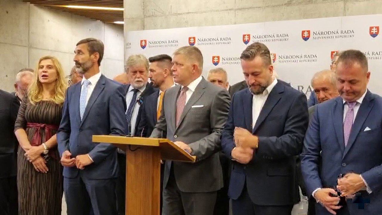 ZÁZNAM: R. Fico: Hranica s Maďarskom sa dá ustrážiť, vláda situáciu nezvláda