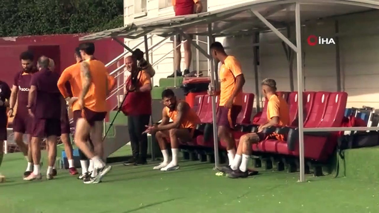 Sacha Boey'e "Galatasaray soyunma odası Erdoğancı mı?" diye soruldu! Cevap için 1 saniye bile düşünmedi