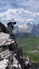 Volo di Francis Jay Driscoll, il base jumper precipitato dalle Tofane: video