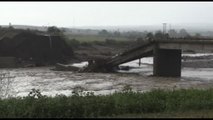 Grecia, crolla un ponte a causa delle piogge torrenziali