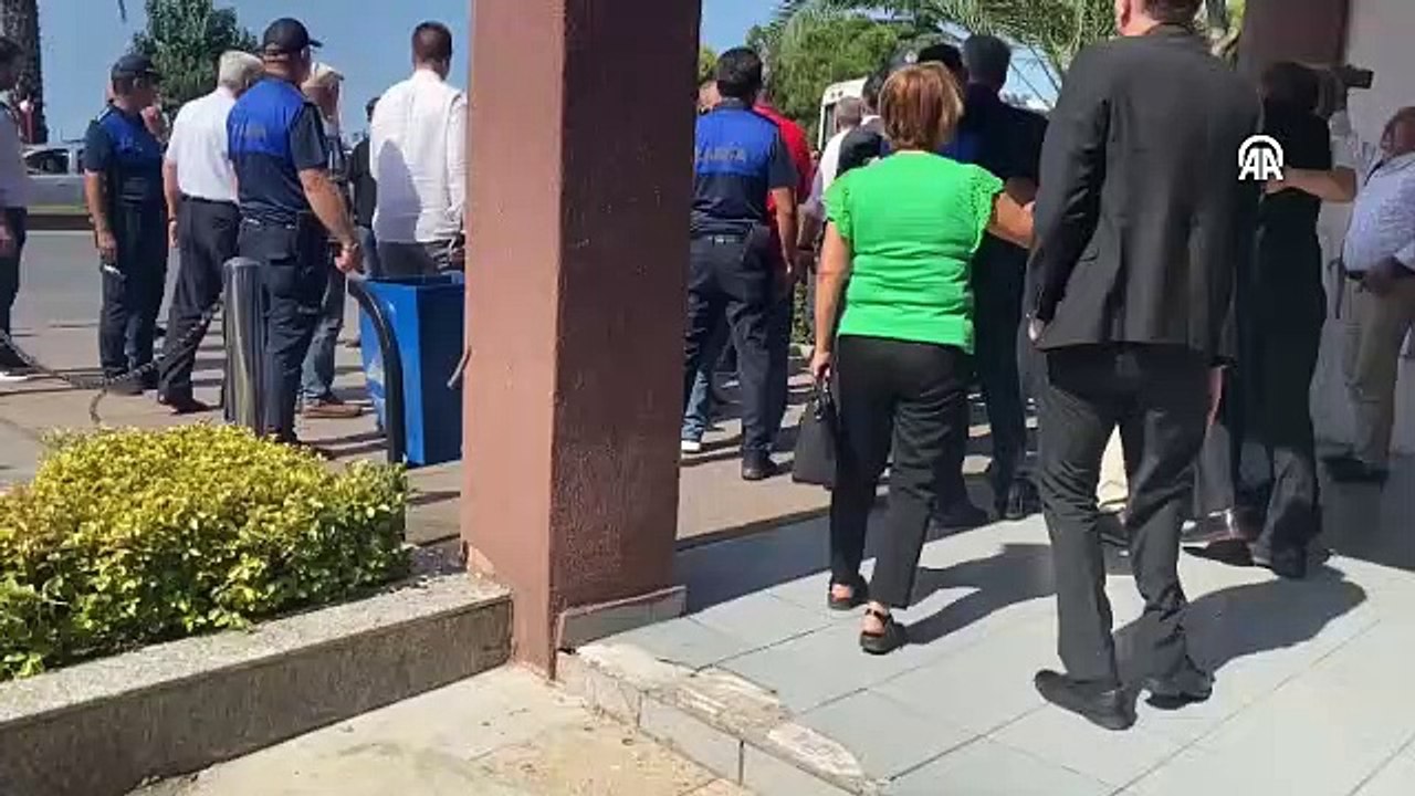 Zonguldak'ta CHP'li meclis üyeleriyle MHP'liler arasında kavga çıktı: Yumruklar havada uçuştu