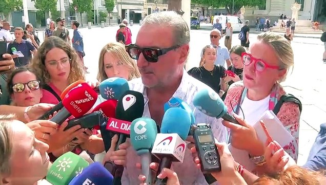 Último adiós a María Jiménez en su tierra y rodeada de amigos y familia