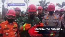 Potret Kasad Jenderal TNI Dudung Abdurachman Pegang Selang Terjun Padamkan Api di Jambi