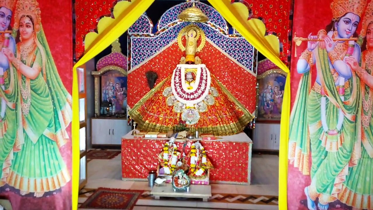 श्रीकृष्ण जन्माष्टमी पर मंदिरों में छाया उल्लास...