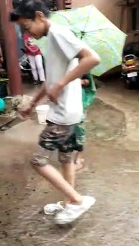 नाले का पानी बस्ती में घुसा