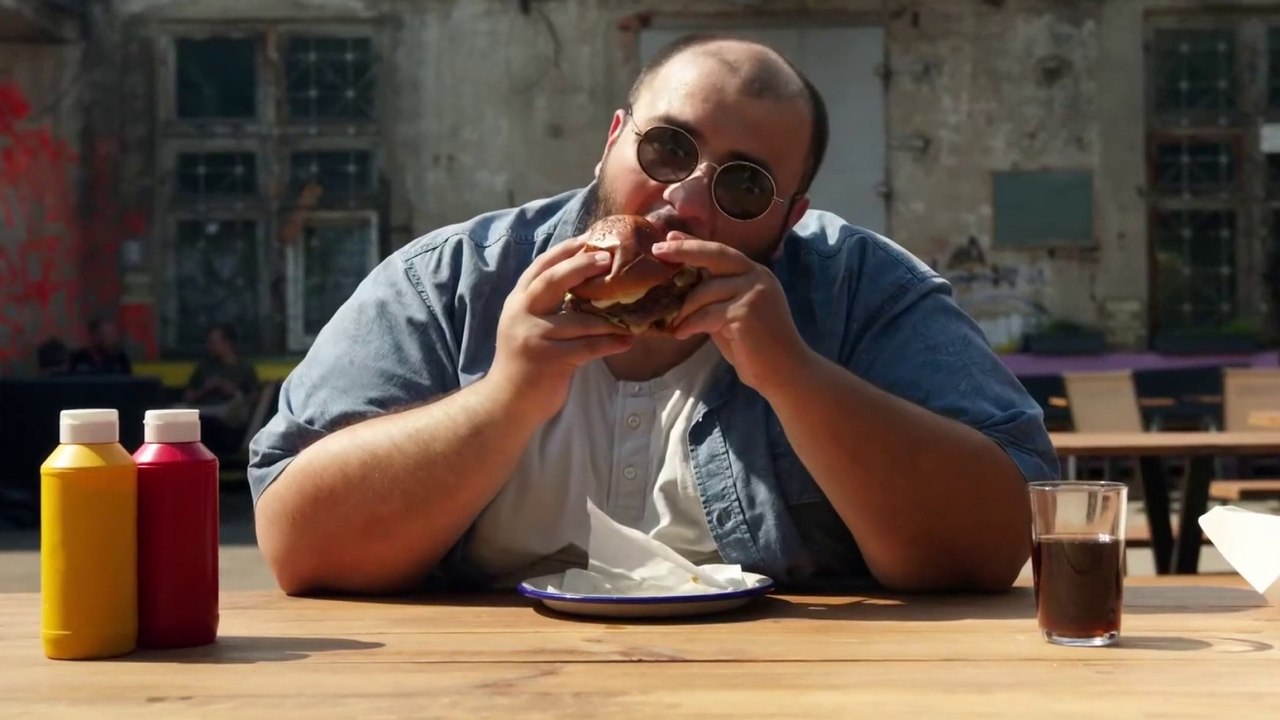 bd-como-manejar-los-atracones-de-comida-070923