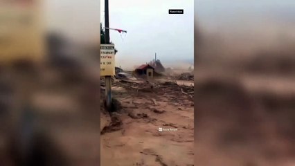 Sel felaketinin yaşandığı Yunanistan'da ordu devreye girdi