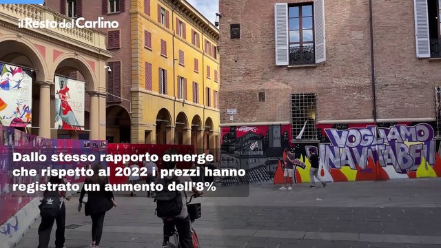 Bologna, gli universitari e la giungla degli affitti: Quattrocento euro per un posto in doppia