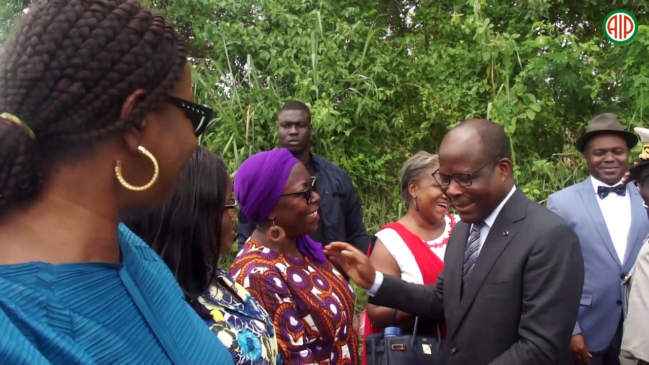 Région-Tiassalé / Inauguration des collèges de proximité de Niamoué et d'Eticoon:  les bons résultats des élèves salués