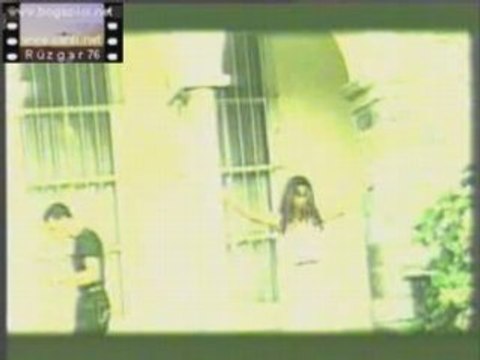 Mustafa Sandal - Bu Kiz Beni Görmeli