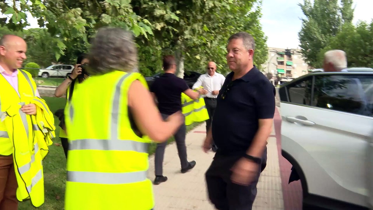 Presidente Castilla-La Mancha visita la tubería dañada de Picadas