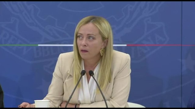 Meloni: credo in libertà stampa, non chiedetemi conto di Giambruno
