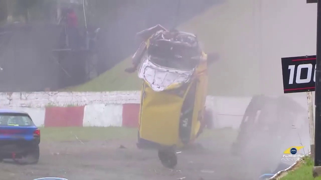 Turismo Nacional BR 2023 Tarumã Race 1 Start Tambasco Sirtoli Huge Crash Flips