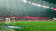 Les supporters soutiendront le match Turquie-Arménie avec le drapeau turc