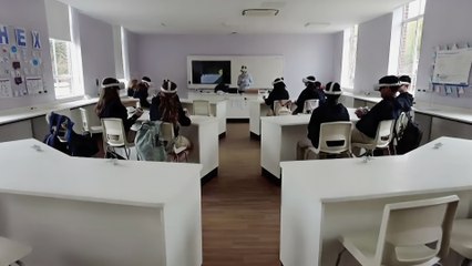 اليونسكو توصي بحد أدنى لسن مستخدمي الذكاء الاصطناعي بالمدارس