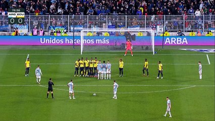 El golazo de tiro libre de Lionel Messi a Ecuador