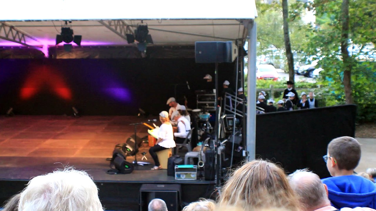 18 ème fête des cerisiers en forêt de Fouesnant