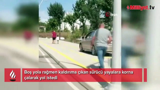 Bu görüntüler İstanbul'dan! Kaldırımdan gitti, yayalardan yol istedi