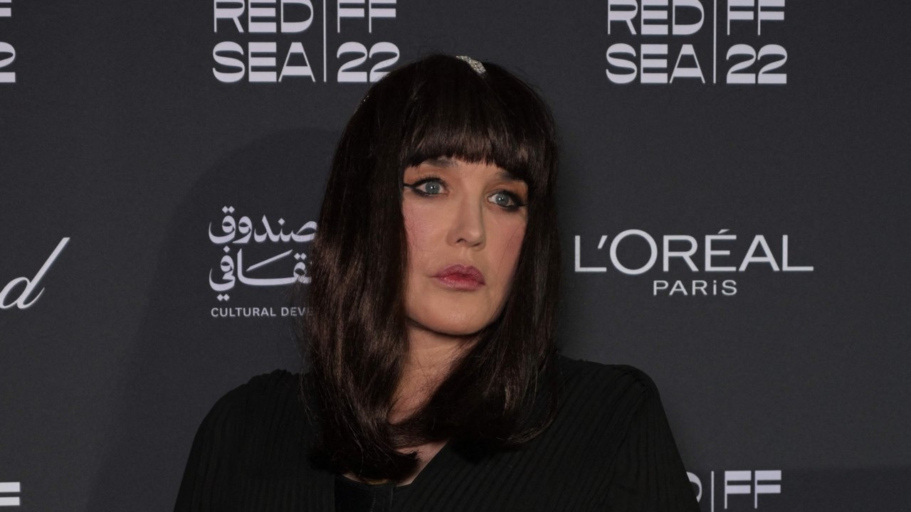 GALA VIDEO - Isabelle Adjani pousse un gros cou...