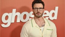 VOICI - Chris Evans marié : l'acteur a épousé sa compagne Alba Baptista, de nombreuses stars présentes