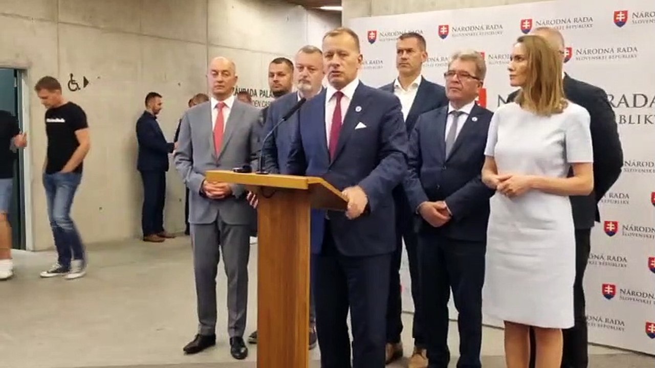ZÁZNAM: Brífing hnutia Sme rodina k neotvoreniu mimoriadnej schôdze NR SR