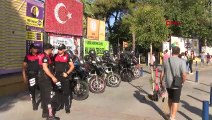 İzmir'de Yeni Eğitim-Öğretim Yılı Başladı, Okul Önlerinde Denetimler Yapıldı