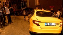 Kağıthane'de freni patlayan taksi 3 otomobile çarptı
