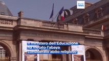 Abaya, divieto confermato nelle scuole di Francia. Minacce di morte ad un provveditore agli studi