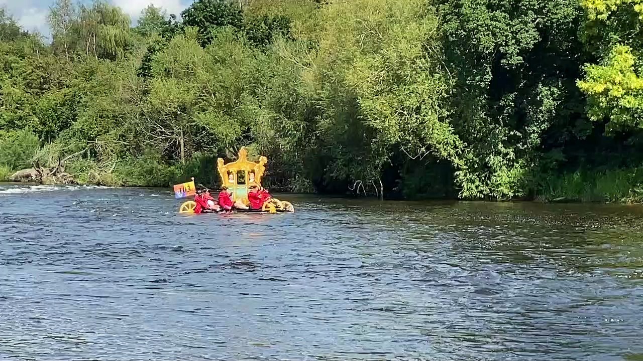 Raft race 1