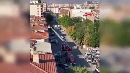 Kayseri'de 3 katlı binada korkutan yangın