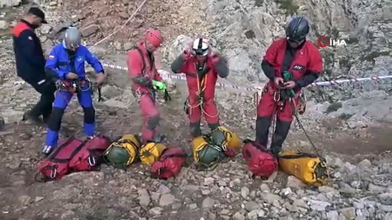 Bin 40 metre derinlikte mahsur kalan Amerikalı bilim adamı için tüm Avrupa seferber oldu