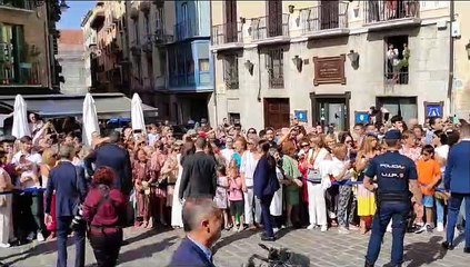 Los Reyes de España se dan un baño de masas en la Catedral de Pamplona