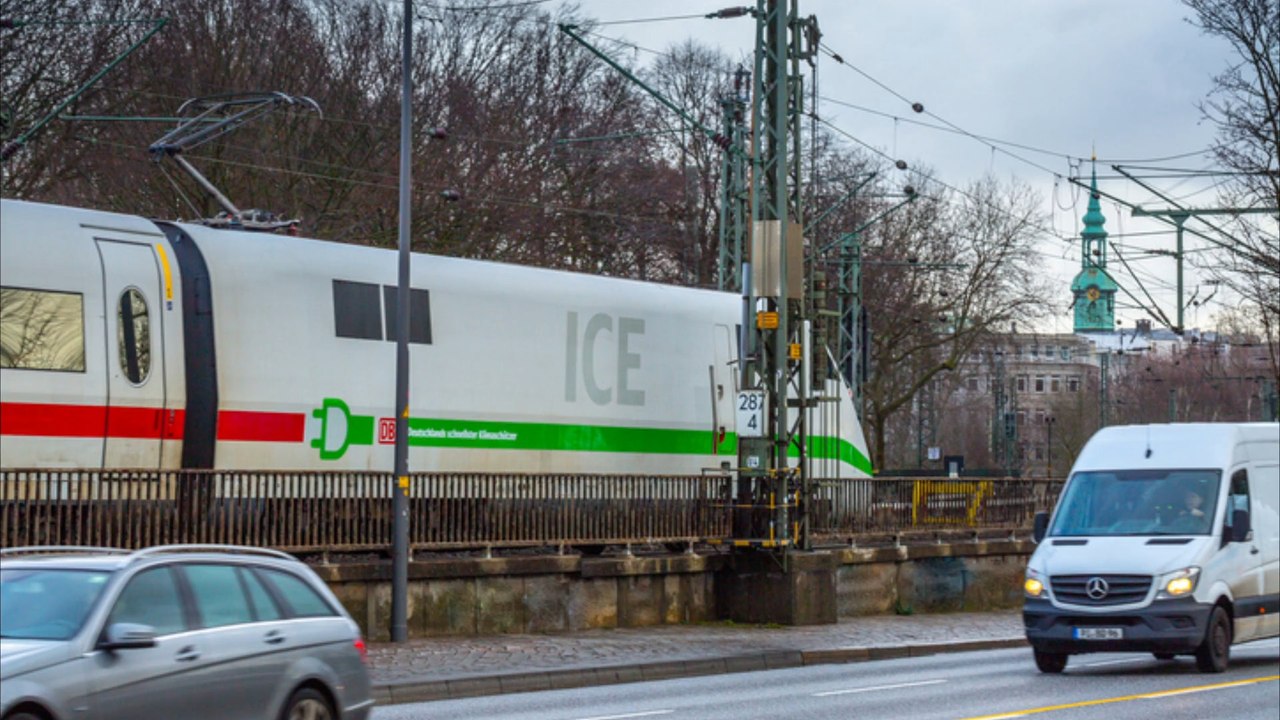 Bahnverkehr zwischen hamburg und berlin massiv gestört