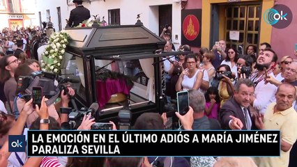 La emoción en el último adiós a María Jiménez paraliza Sevilla