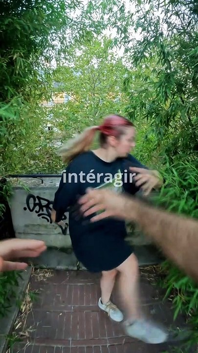 Elle meurt coincé dans du bamboo...