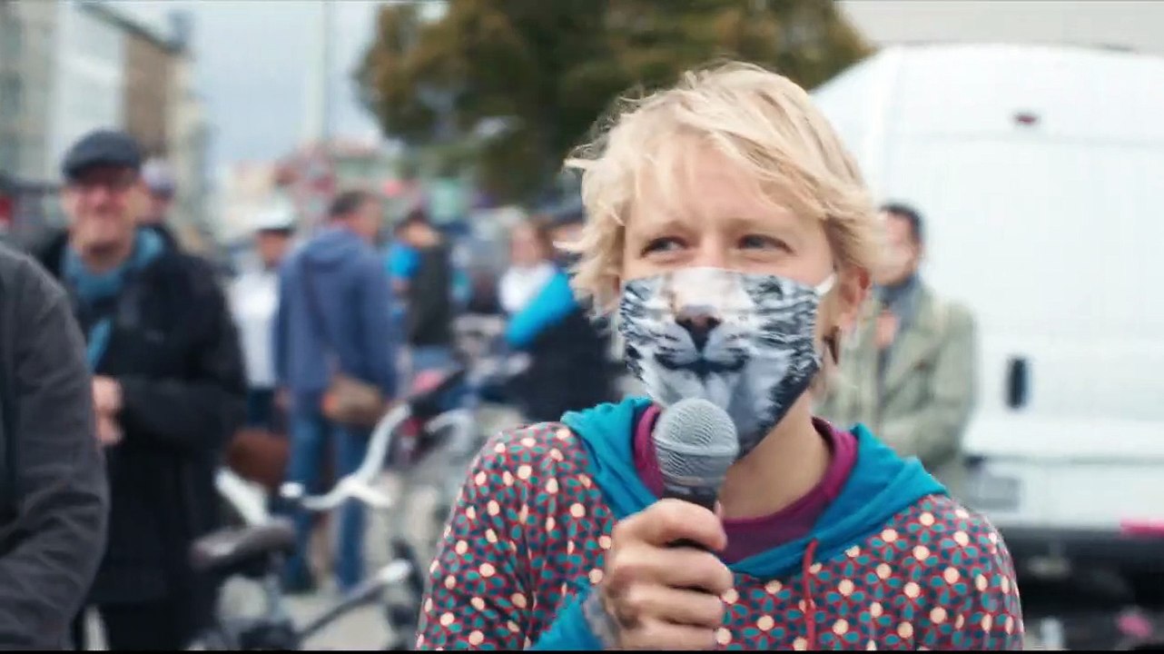 Auf der Kippe Trailer DF