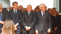 Roma, funerali Ingrao, Mattarella e Renzi si alzano al canto di «Bella Ciao»