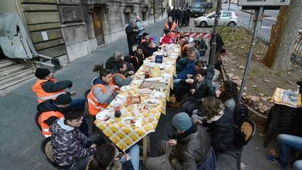 Roma, il pranzo di Natale dei disoccupati in via Veneto