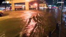 Maltempo in Turchia, tempesta e inondazioni nella notte a Istanbul: due morti