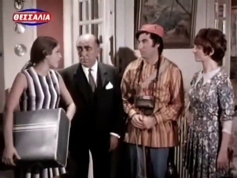 ΕΝΑΣ ΧΙΠΠΥΣ ΜΕ ΤΣΑΡΟΥΧΙΑ - 1970 - TVRip - 640x480